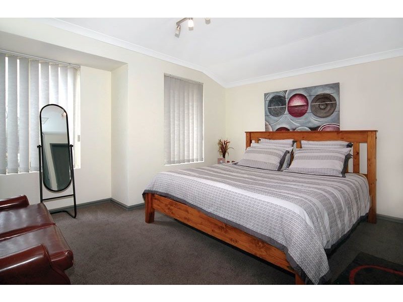 96 Somerville Drive, College Grove WA 6230