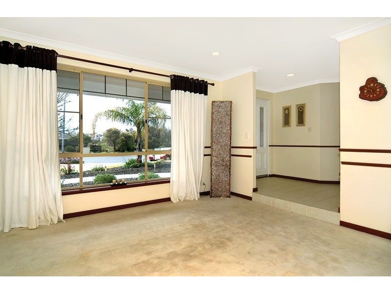 5 Rill Court, Australind WA 6233