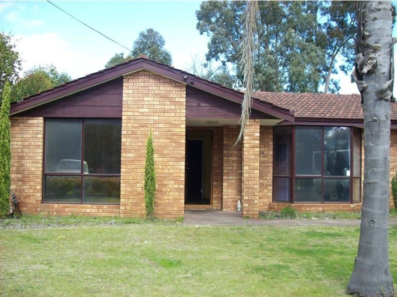 135 dawson avenue, Forrestfield WA 6058