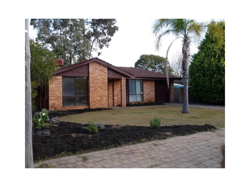 135 dawson avenue, Forrestfield WA 6058