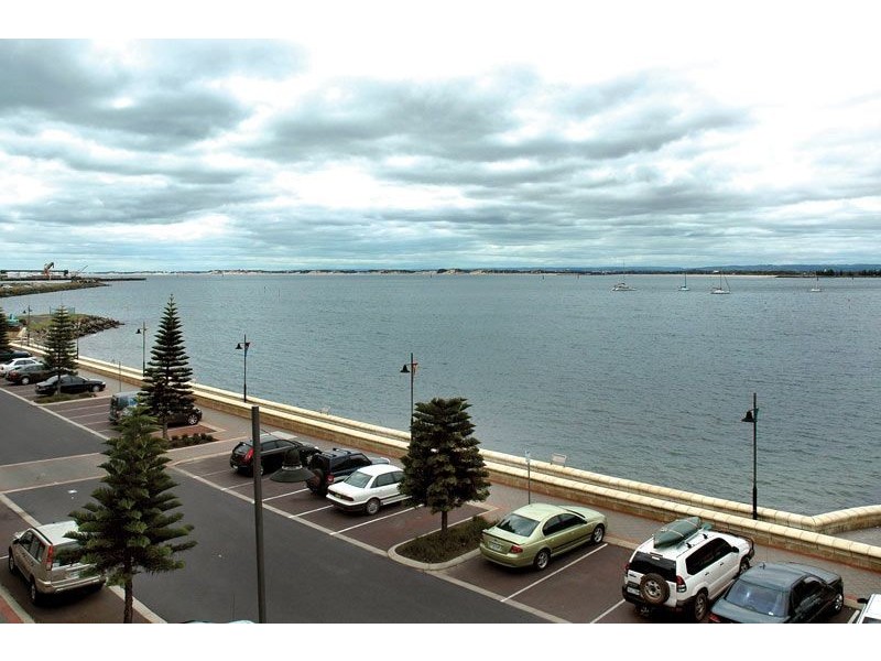 33/18-24 Bonnefoi Boulevard, Bunbury WA 6230