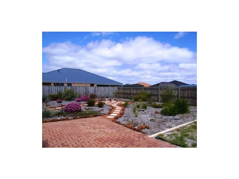 18 Burwood drive, Australind WA 6233