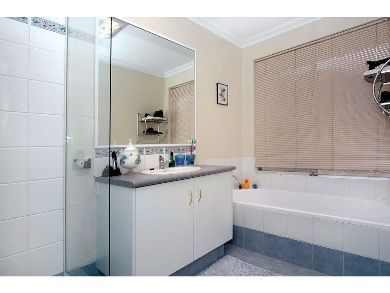 76 Somerville drive, College Grove WA 6230