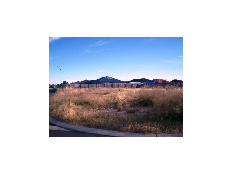 96 Braidwood Drive, Australind WA 6233
