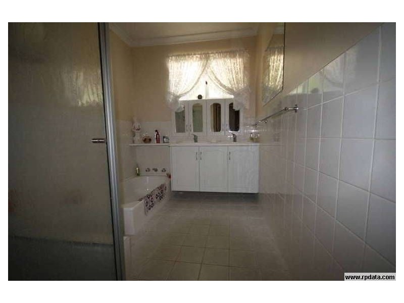 39 Hoylake Avenue, South Bunbury WA 6230
