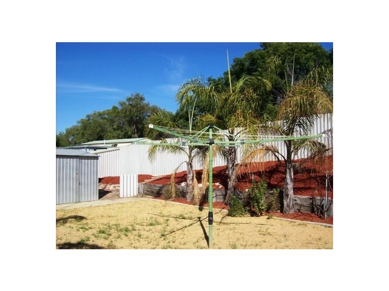 177 barnes, Australind WA 6233