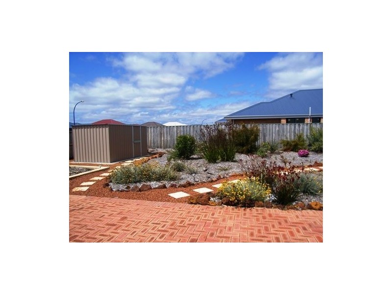 18 Burwood, Australind WA 6233