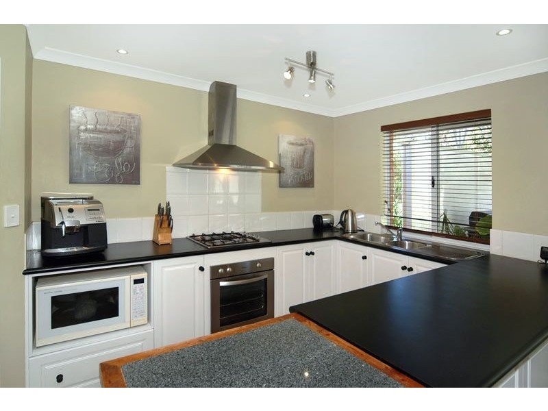 32 Marine Drive, Leschenault WA 6233