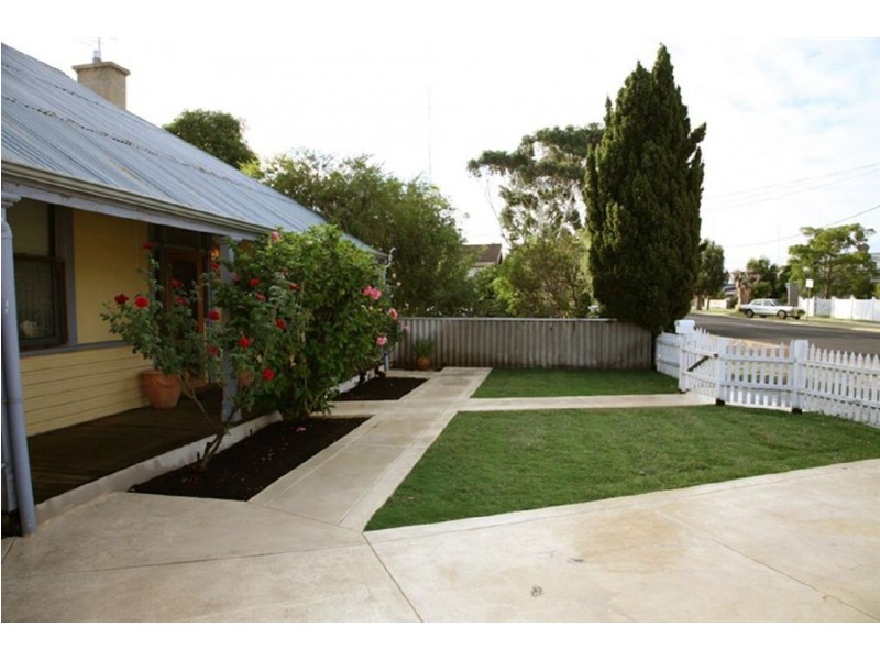 14 Charles Street, Bunbury WA 6230