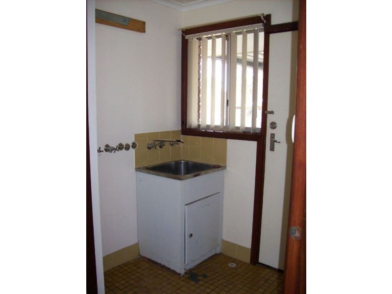 b/44 Jacaranda, Withers WA 6230