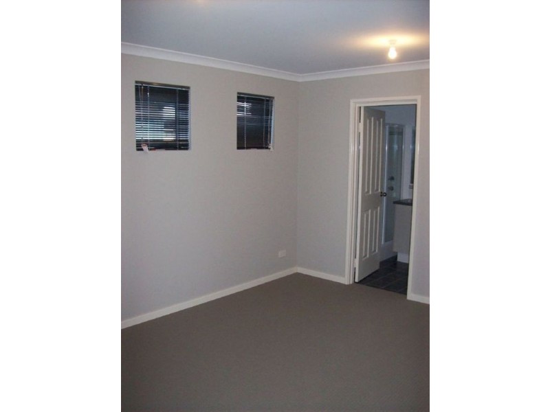 19C Lowe Street, Carey Park WA 6230