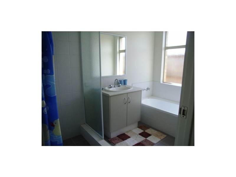 18 Burwood Road, Australind WA 6233