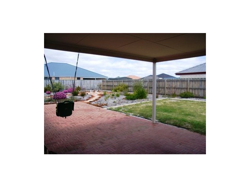 18 Burwood Road, Australind WA 6233