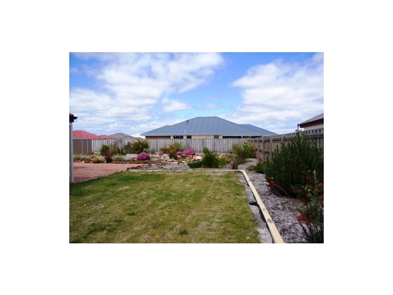 18 Burwood Road, Australind WA 6233