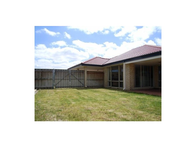 18 Burwood Road, Australind WA 6233