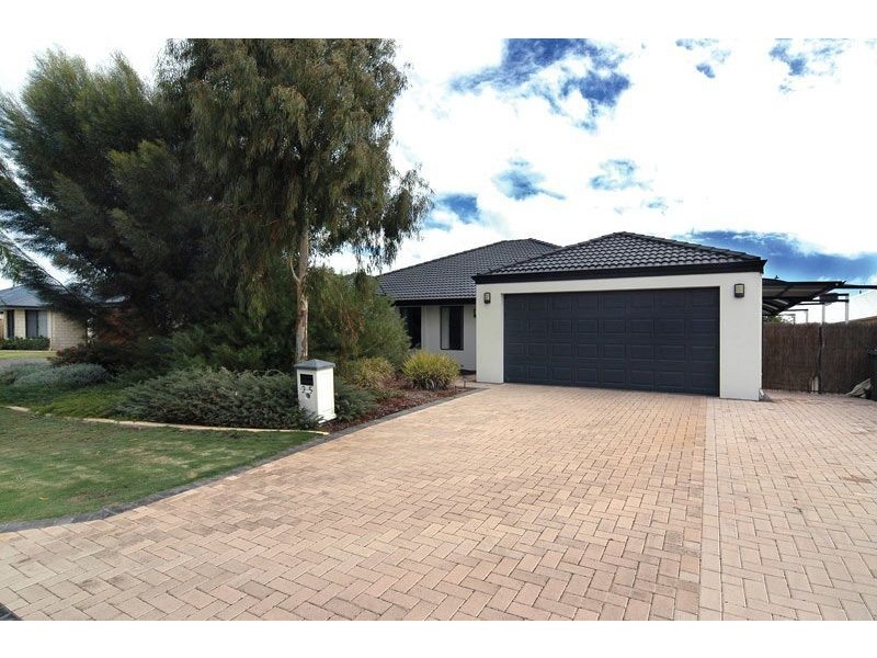 25 Swan Avenue, Millbridge WA 6232