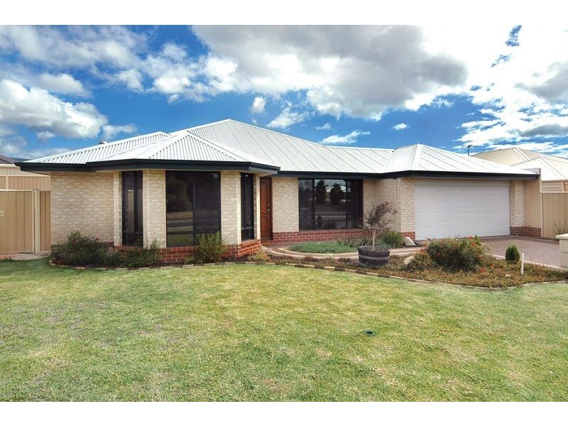 4 Polwarth Circuit, Eaton WA 6232