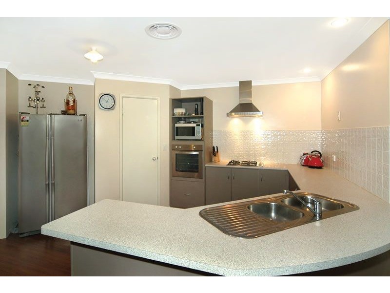 4 Polwarth Circuit, Eaton WA 6232