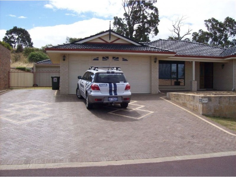 25 Darwin Way, College Grove WA 6230