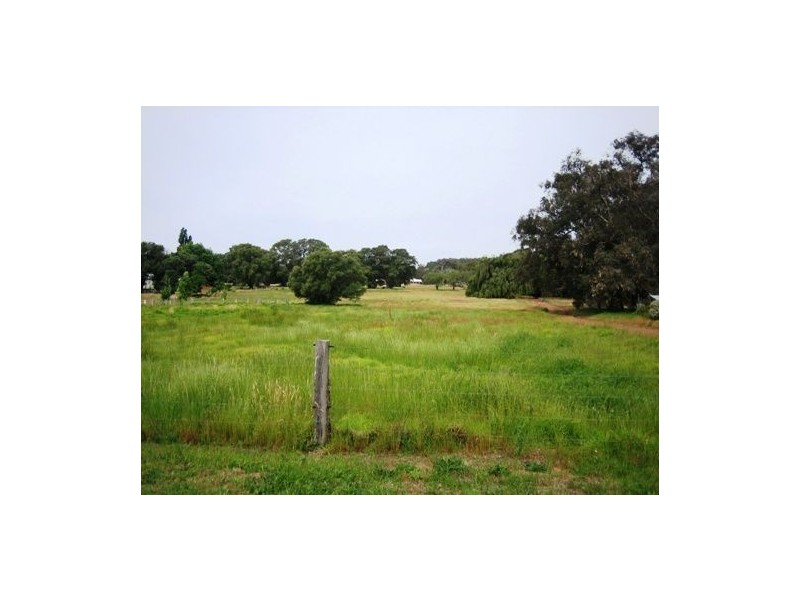 105 Waterloo Road, Roelands WA 6226