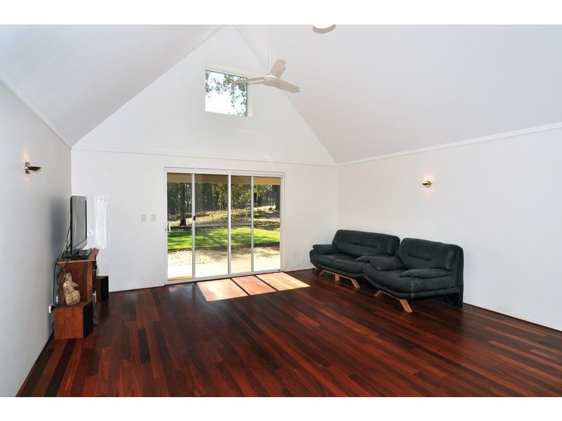 215 Livingstone Heights, Roelands WA 6226