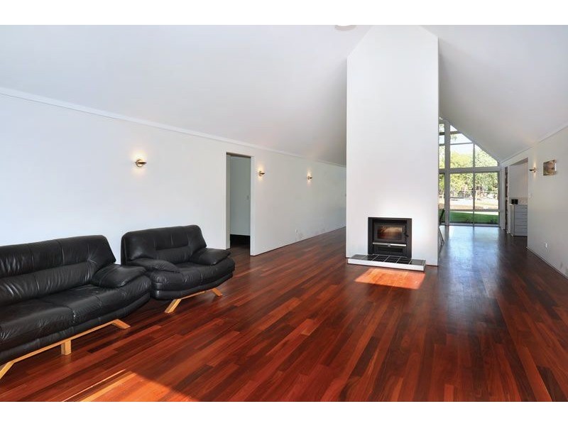 215 Livingstone Heights, Roelands WA 6226