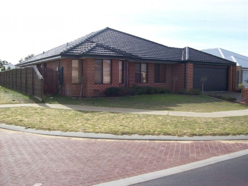 32 Chisholm Road, Dalyellup WA 6230