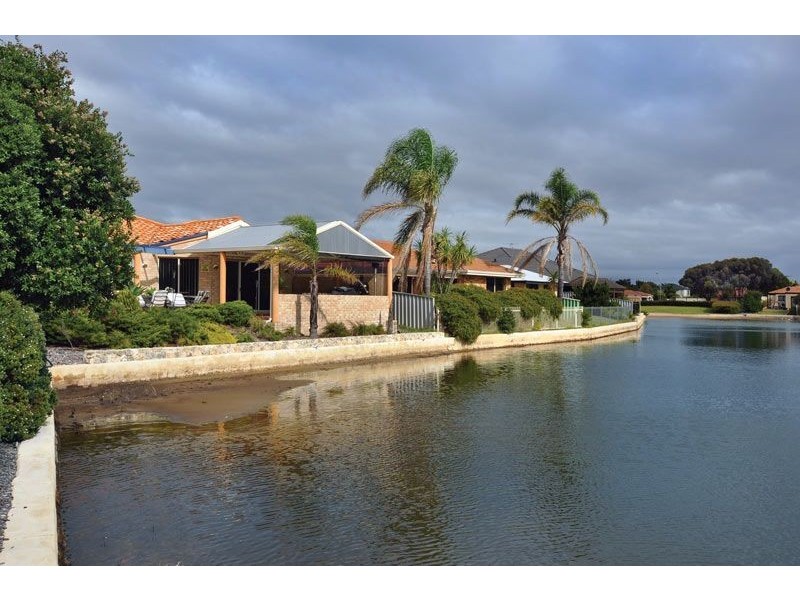 2 Willis Cove, Pelican Point WA 6230