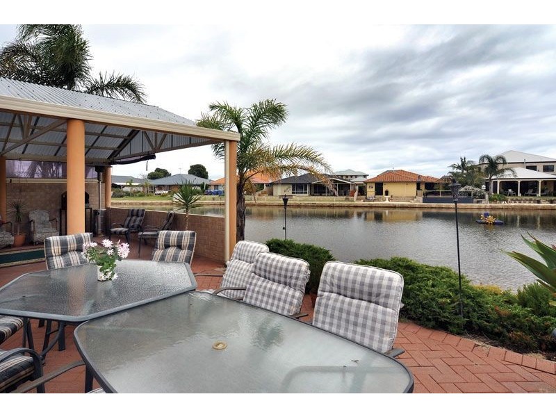 2 Willis Cove, Pelican Point WA 6230