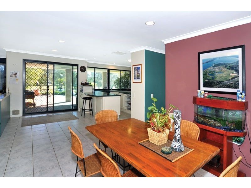 14 Birkdale Place, Pelican Point WA 6230