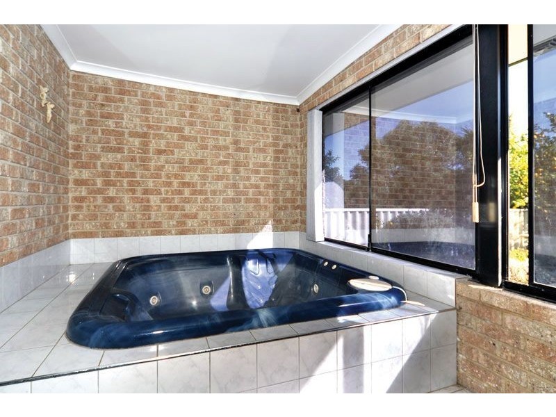 14 Birkdale Place, Pelican Point WA 6230