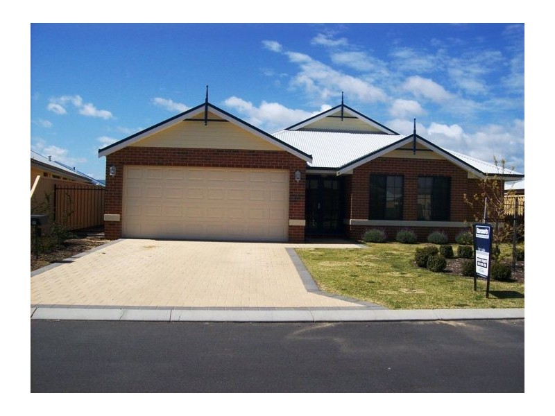 27 Wiroo Loop, Dalyellup WA 6230