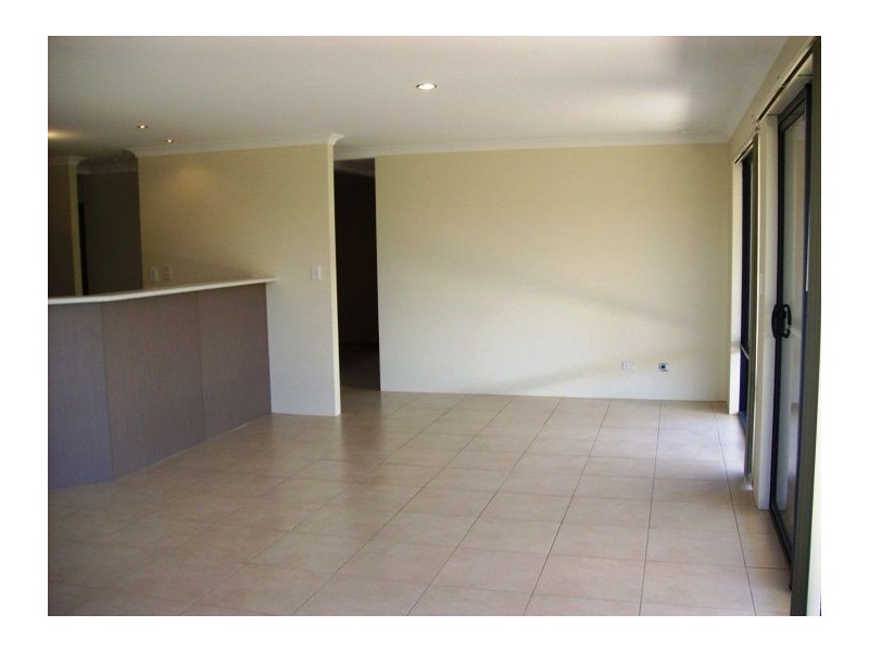 27 Wiroo Loop, Dalyellup WA 6230