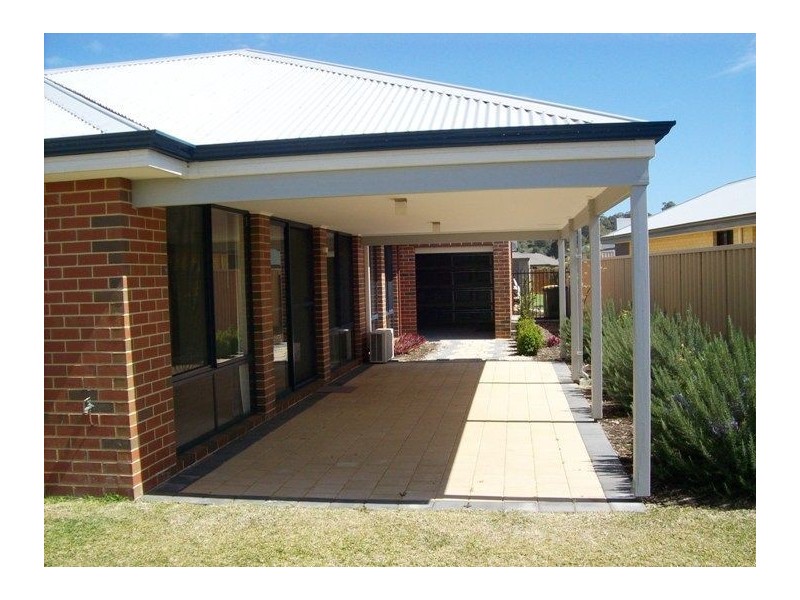 27 Wiroo Loop, Dalyellup WA 6230