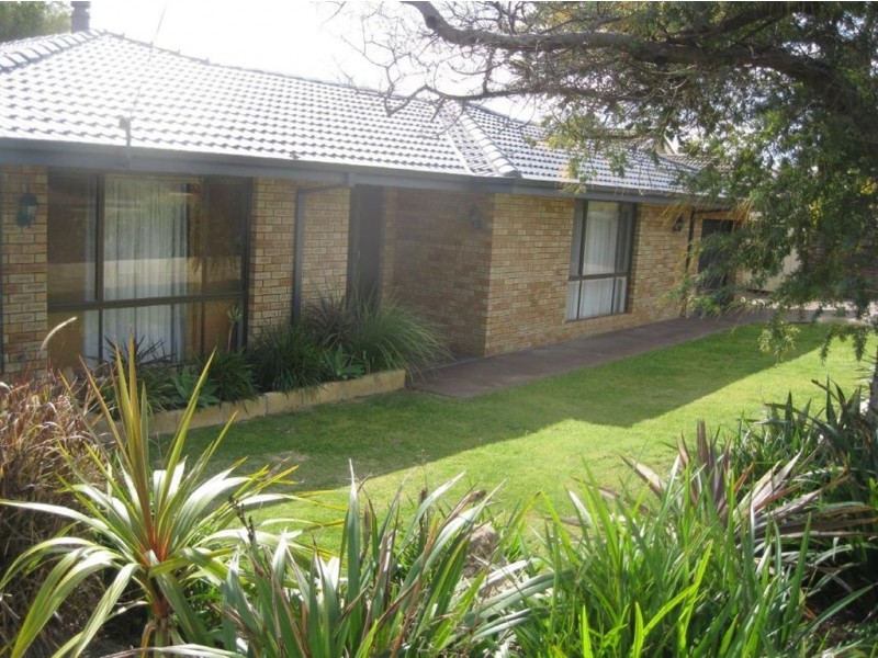 2 Barnes Court, Australind WA 6233