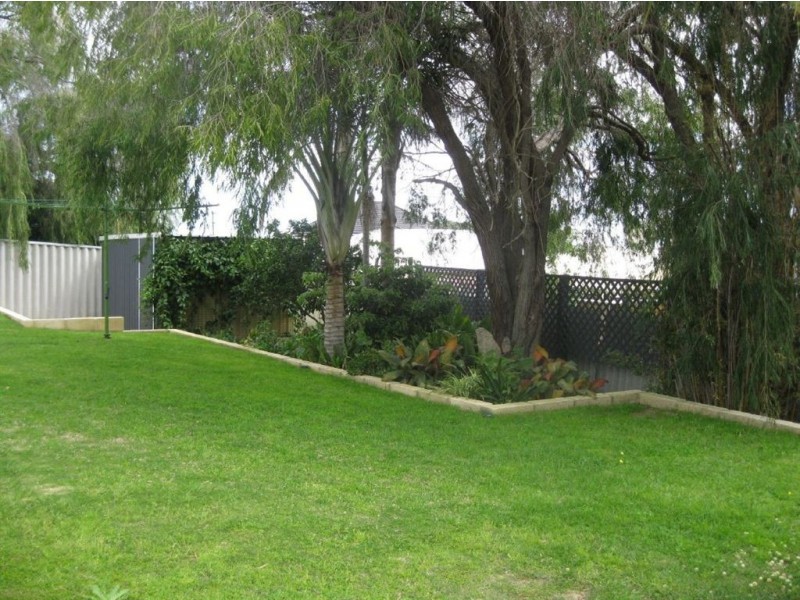 2 Barnes Court, Australind WA 6233