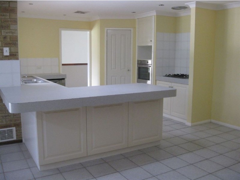 2 Barnes Court, Australind WA 6233