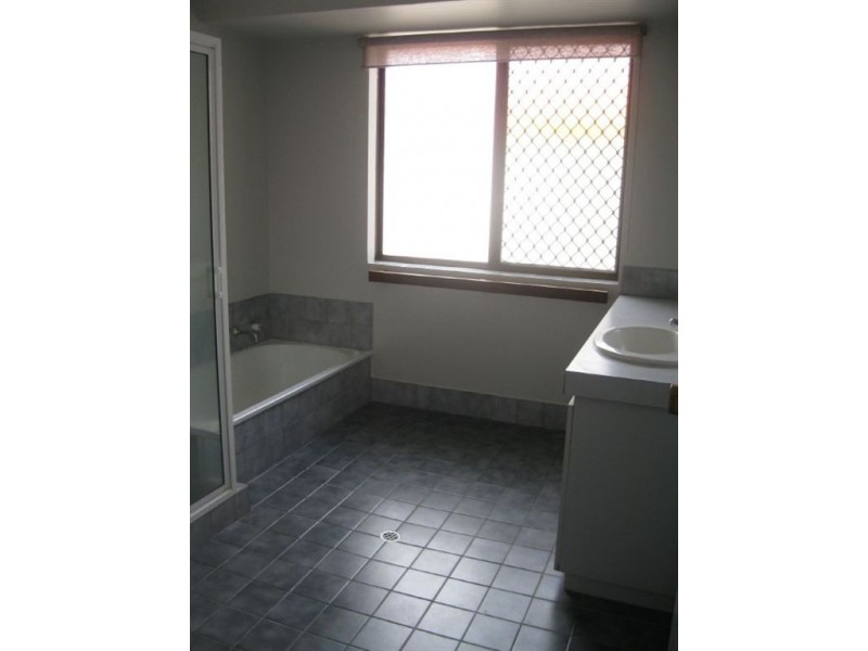 2 Barnes Court, Australind WA 6233