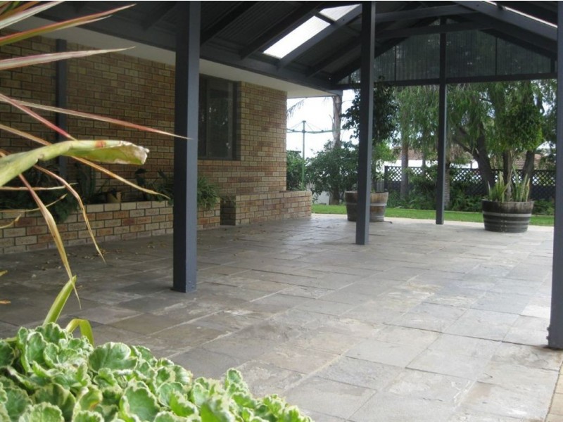 2 Barnes Court, Australind WA 6233