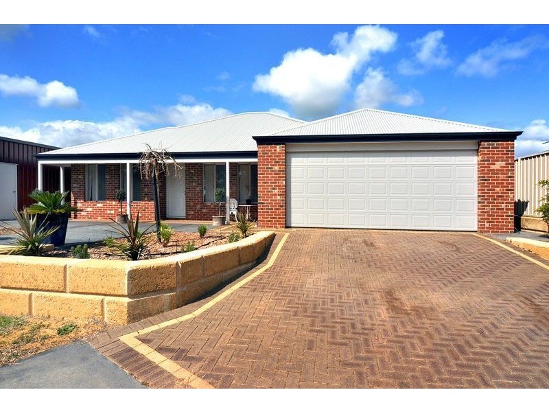 12 Gibson Terrace, Burekup WA 6227