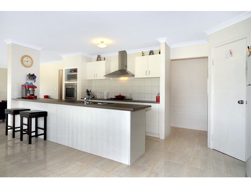 12 Gibson Terrace, Burekup WA 6227