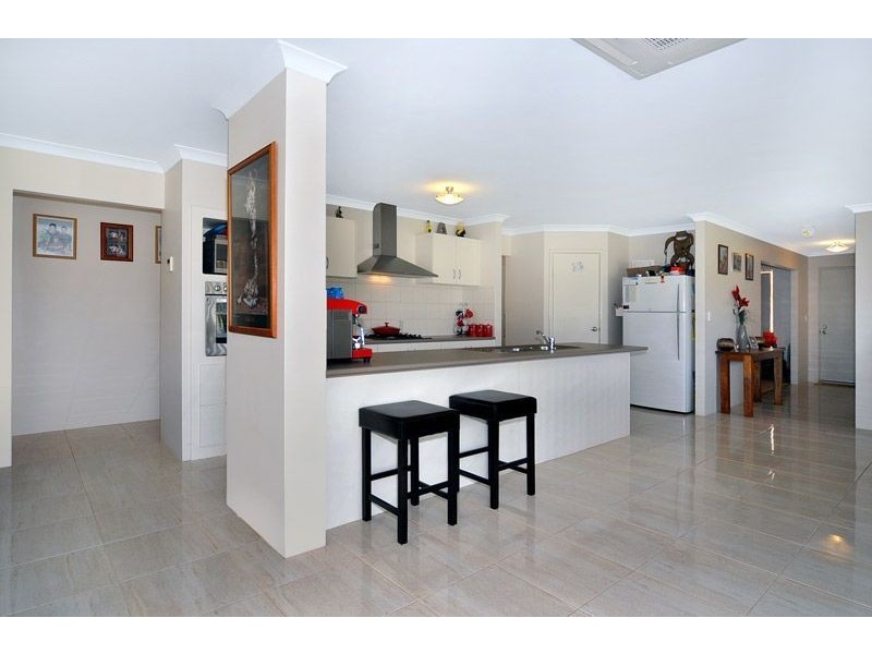 12 Gibson Terrace, Burekup WA 6227