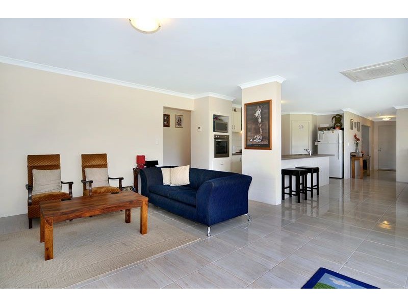 12 Gibson Terrace, Burekup WA 6227
