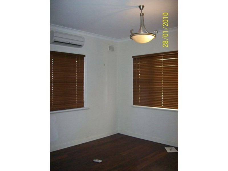 13 Lowe St, Carey Park WA 6230