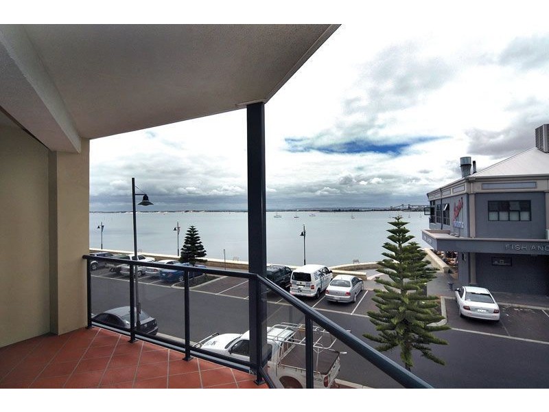 25/18 Bonnefoi Boulevard, Bunbury WA 6230