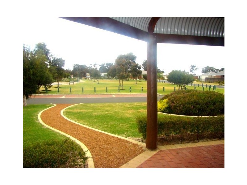 6 Sapphire Brace, Australind WA 6233