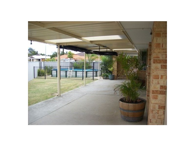 10 Darwin Way, College Grove WA 6230