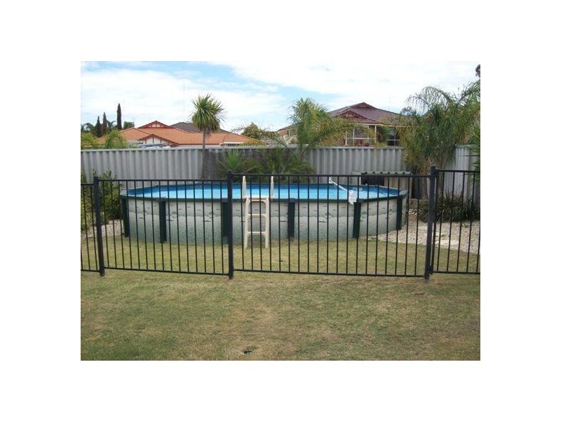 10 Darwin Way, College Grove WA 6230