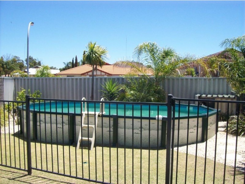 10 Darwin Way, College Grove WA 6230