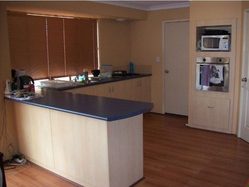 32 Chisholm Rd, Dalyellup WA 6230